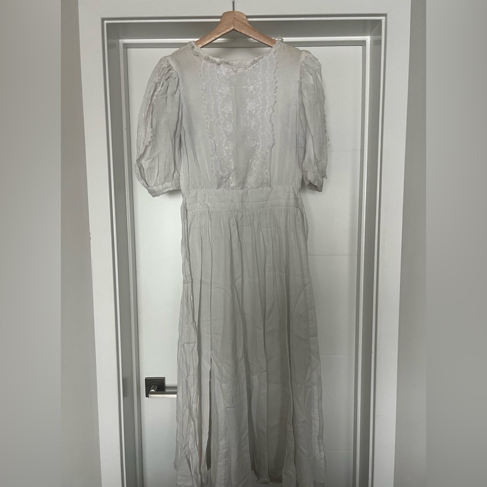 1980s Jessica McClintock White Button Back Dress